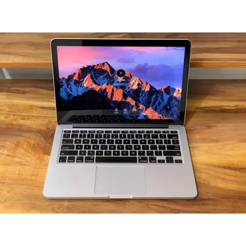 Macbook pro 2015  core i5 8/128GB like new