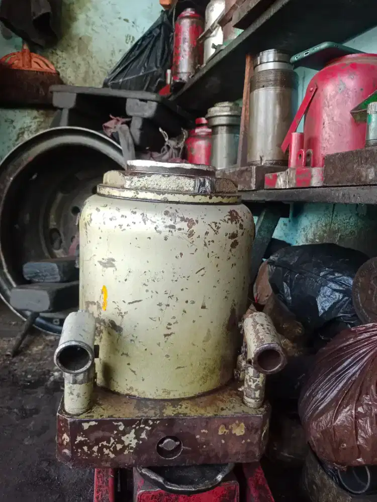 Dongkrak 100 ton tekiro