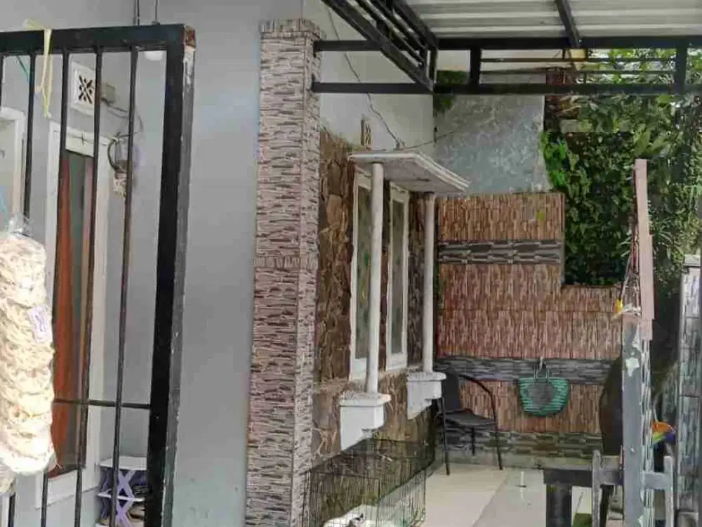 Rumah Terawat di sayap Taman Kopo Indah 2