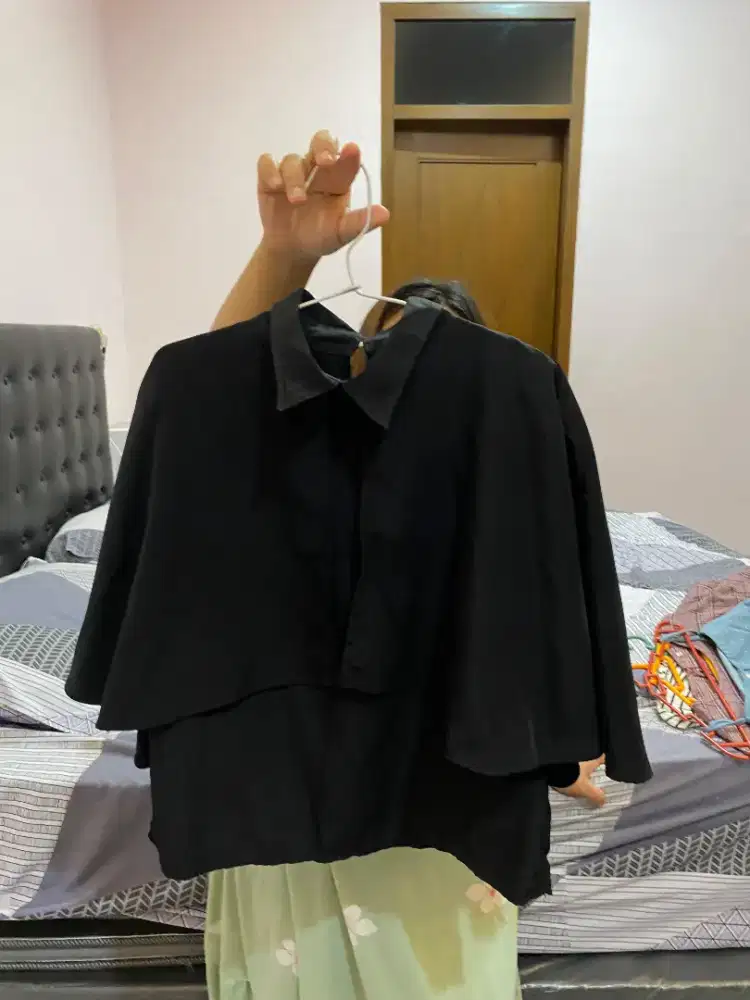 Blouse off shoulder kerja