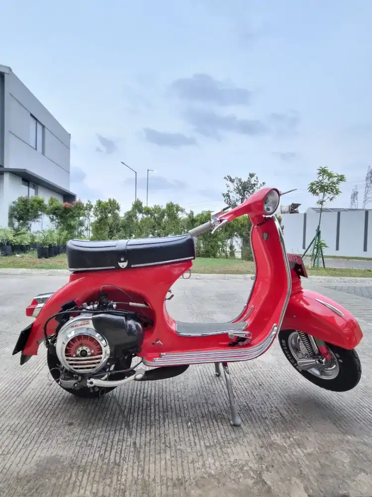 Vespa super tahun 1974 istimewa