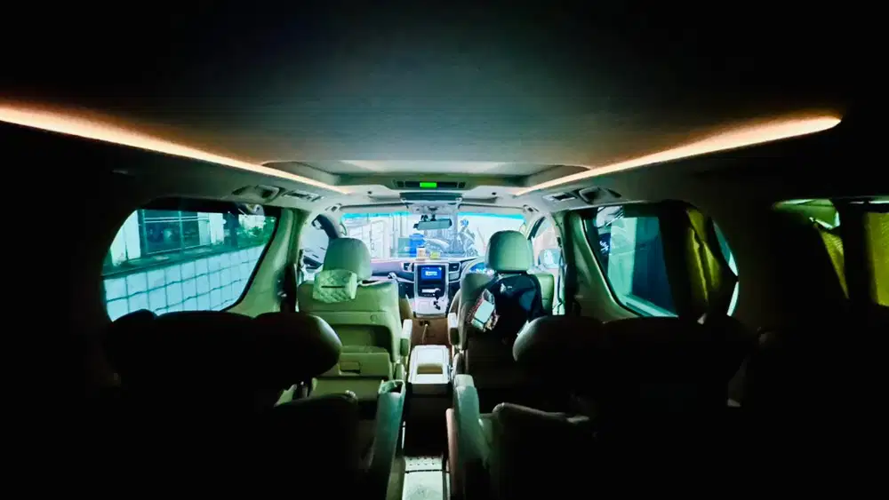 Toyota Alphard 2012