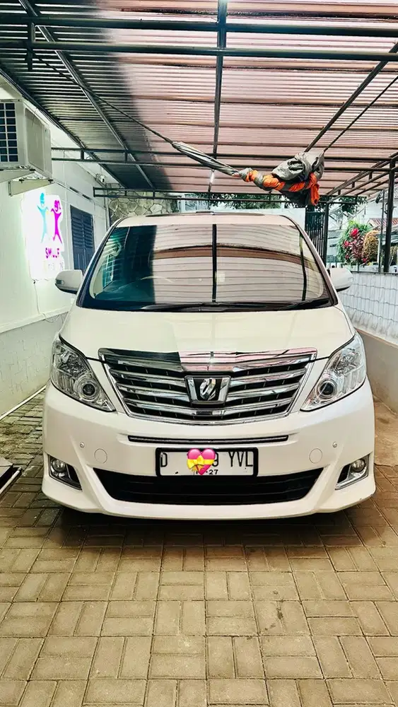 Toyota Alphard 2012