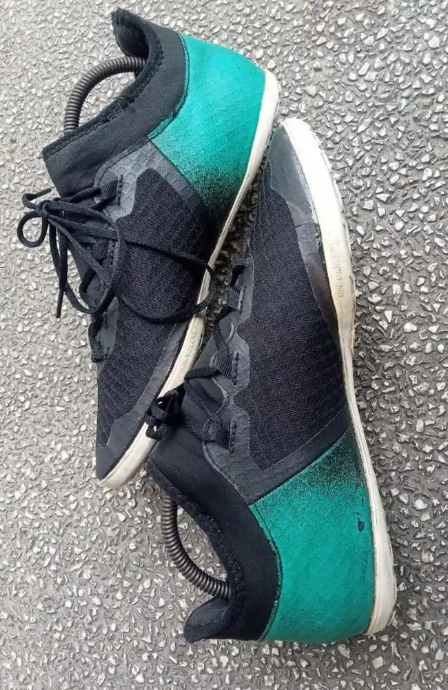 Sepatu futsal adidas