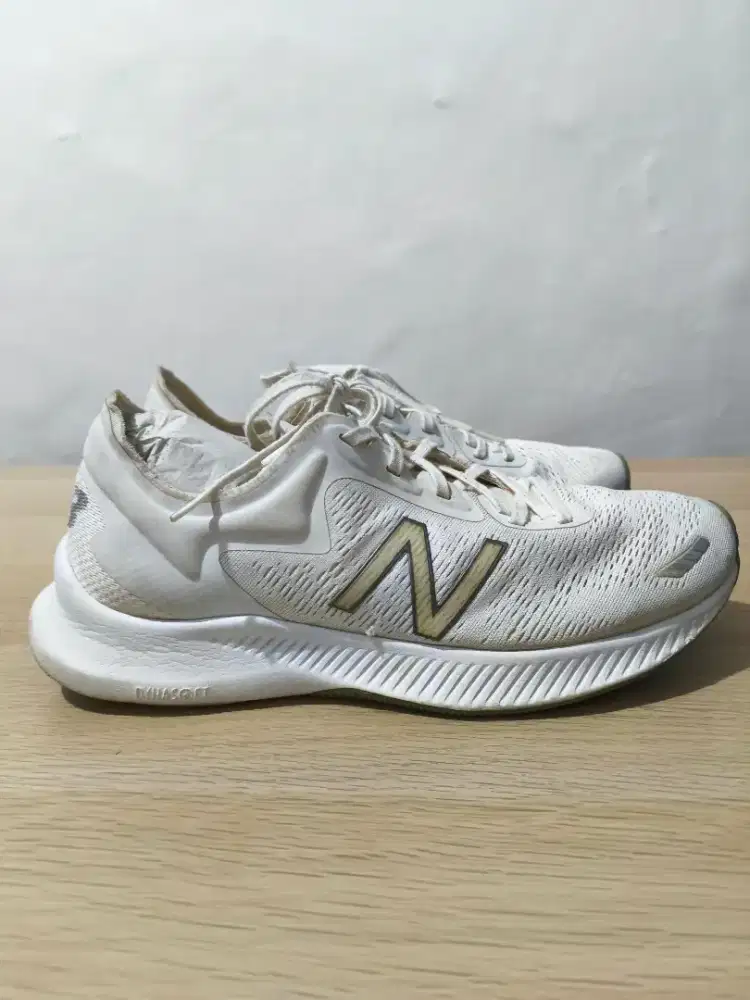 New balance pesu series white,size 44/us 10