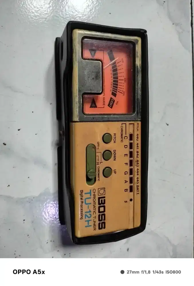 Tuner chromatic boss TU-12H