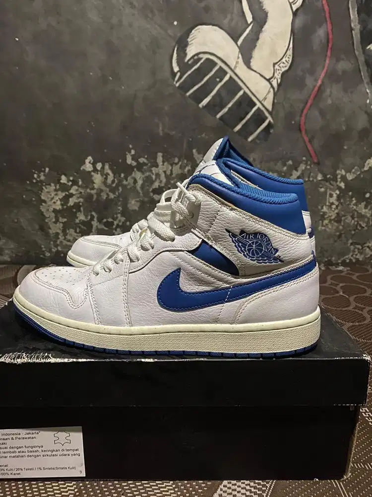 NIKE AIR JORDAN 1 MID SE