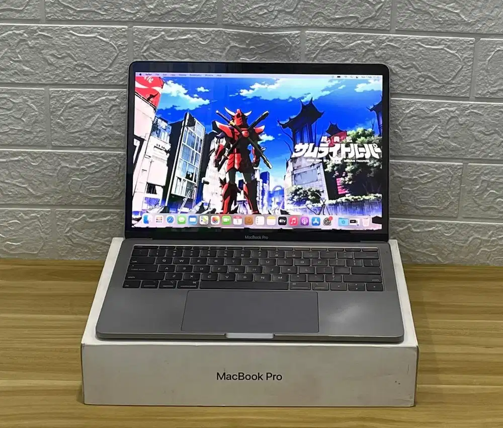 Jual cepat macbook 2018 ibox Tacbar