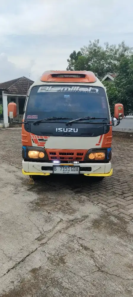 ISUZU ELF LONG ISTIMEWA