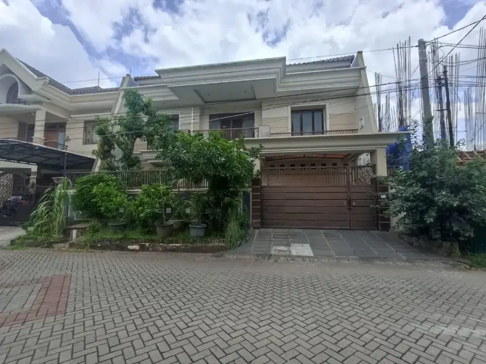 Dijual rumah mewah Araya 1