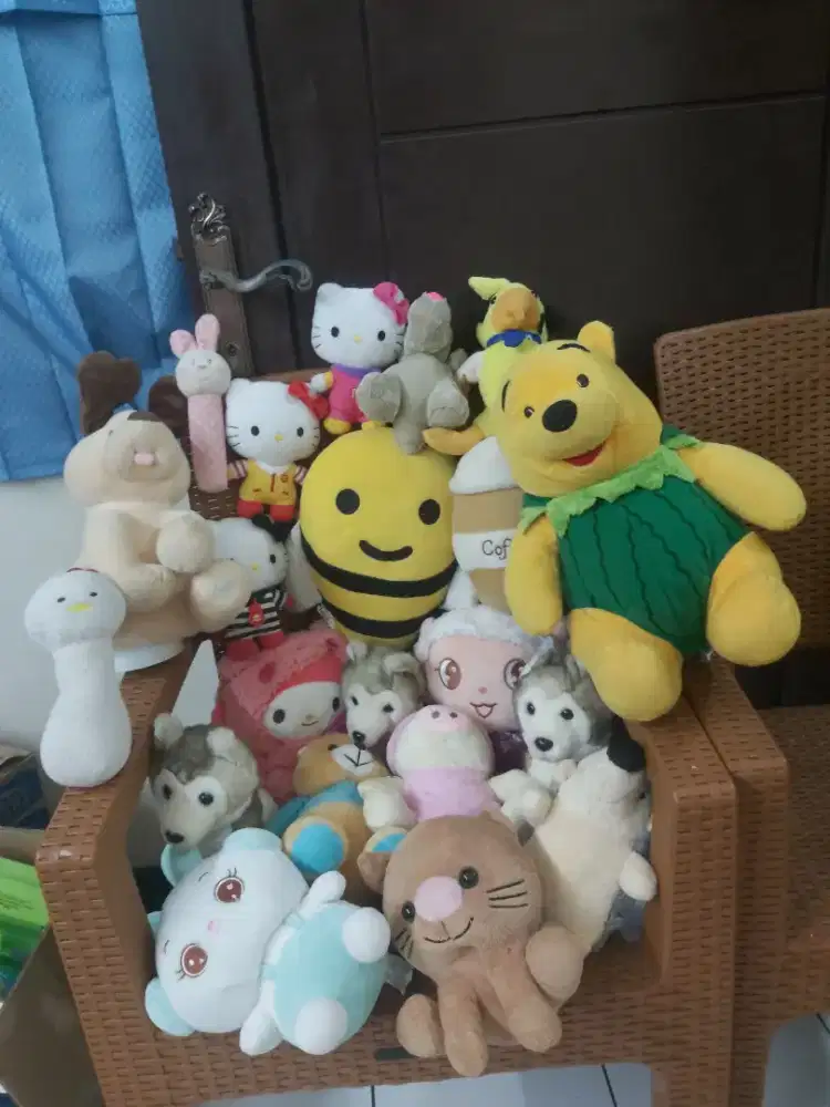 Jual murah 21 boneka anak seperti foto, harga 20 ribu saja,MINAT BS WA