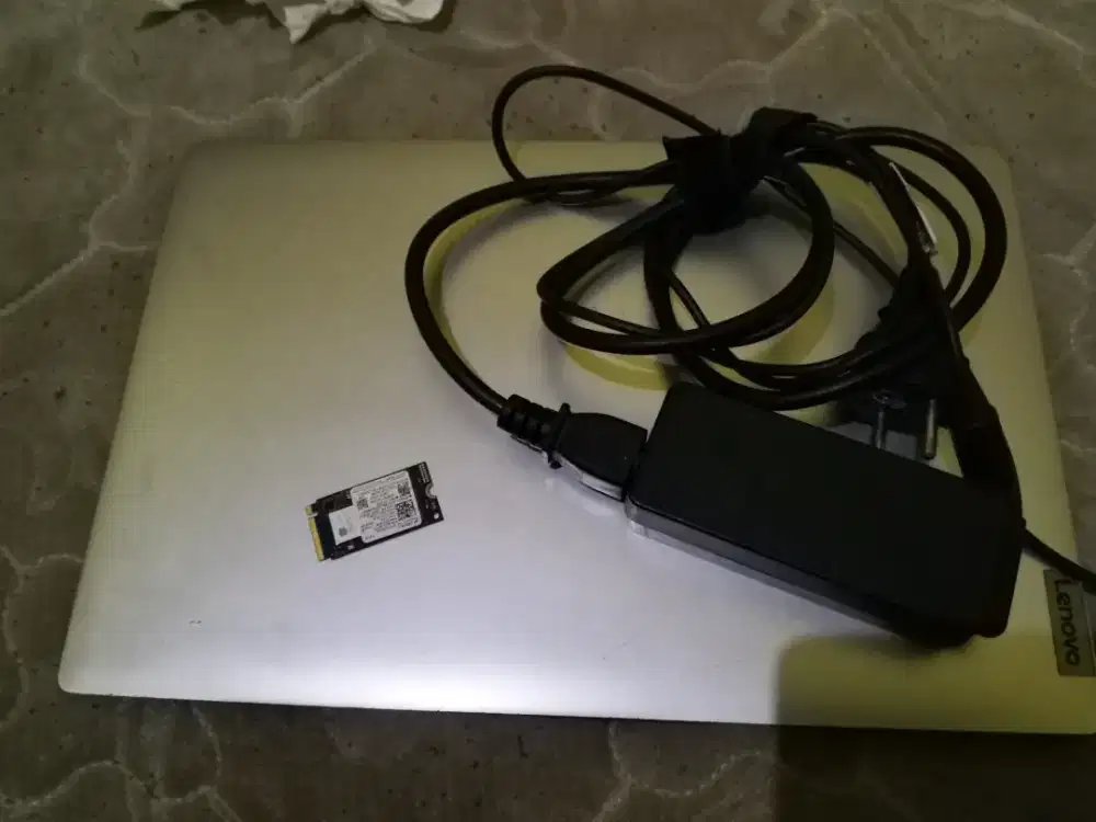 Laptop Lenovo Ideapad Slim 1