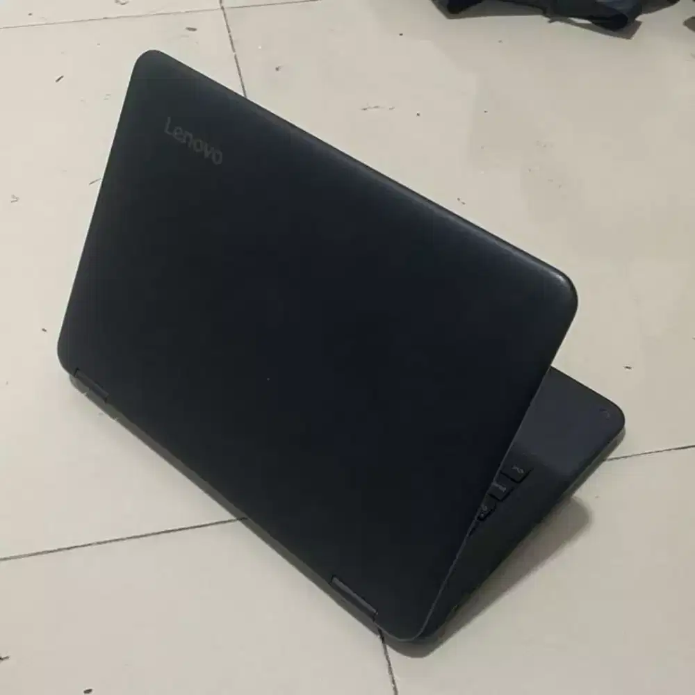 Lenovo 300e 2 in 1 celeron 3450