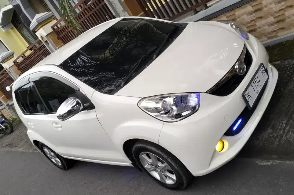 Daihatsu Sirion 2013 Manual