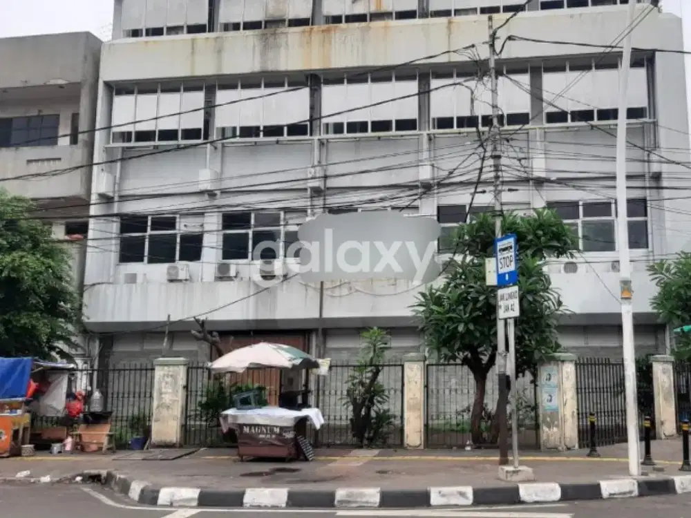 Gedung 4 Lantai di Jatinegara, Jakarta Timur