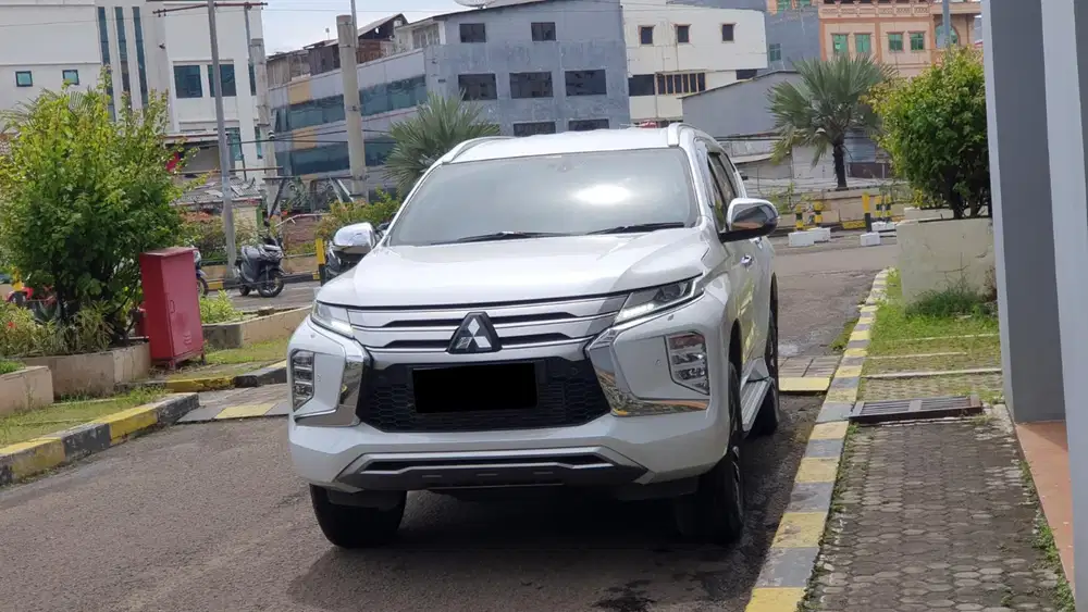 Mitsubishi pajero sport dakar ultimate 2023 putih diesel