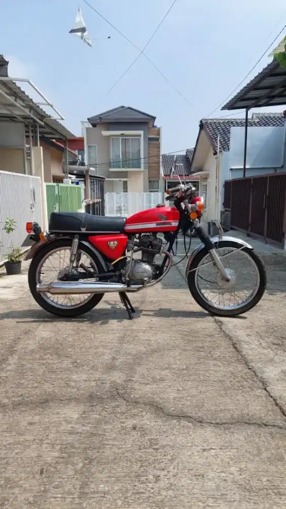 Honda CB 125 Tahun 1977