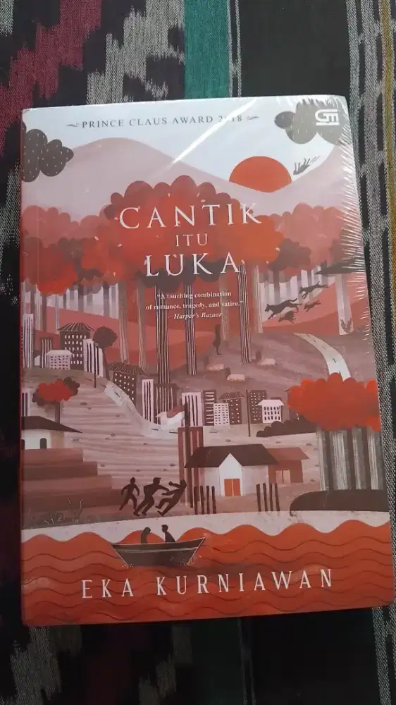Novel Cantik itu Luka karya Eka Kurniawan