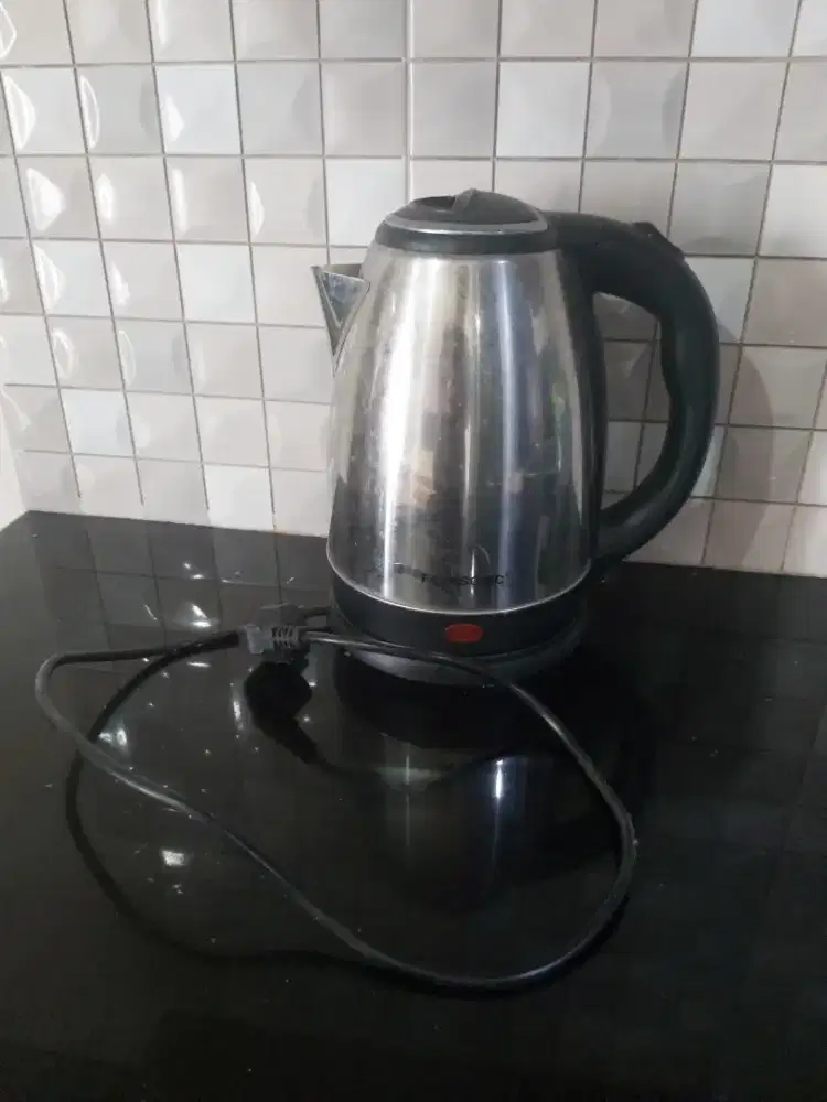 Jual murah teko listrik stainless steel 1,8L msh normal, 100 ribu nego