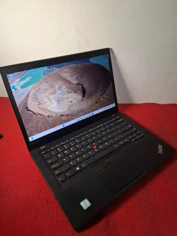 Lenovo Thinkpad x260 Gen6 Ram8Gb Ssd256Gb Siap Pakai