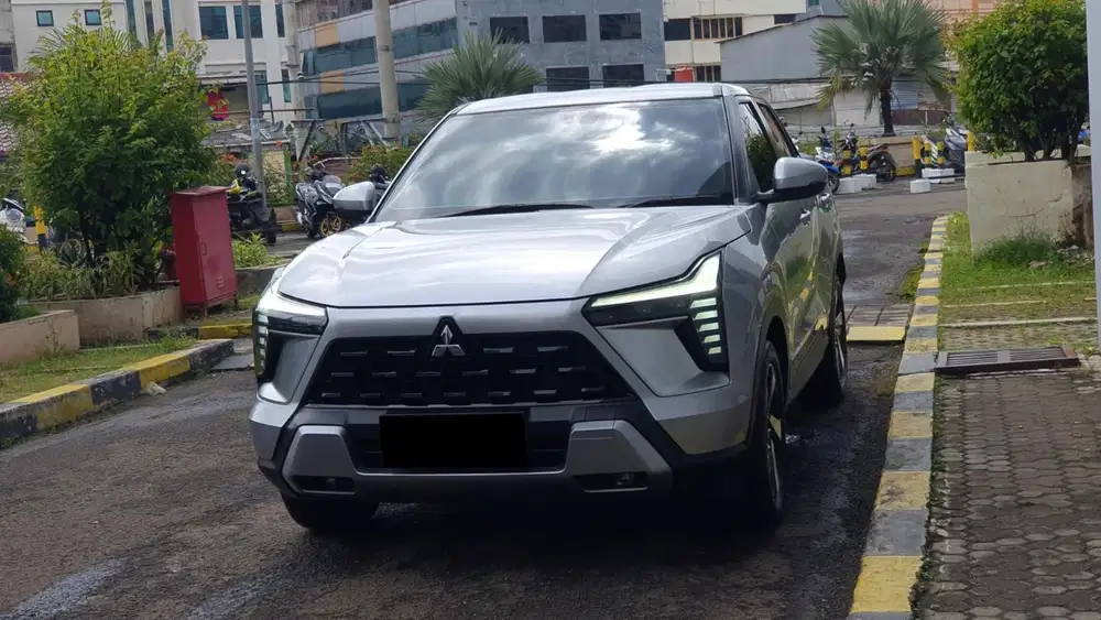 Km 7rb mitsubishi xforce ultimate 2024 silver