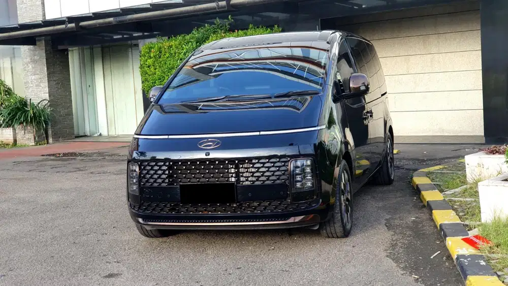 Km 15rb hyundai staria signature lombardi 2023 hitam diesel