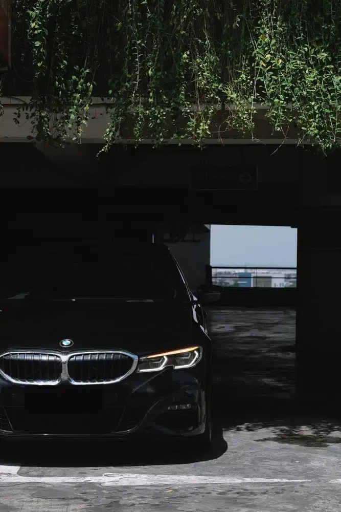 BMW G20 330i AT NIK 2021 KM 27 RIBU CBU TANGAN PERTAMA