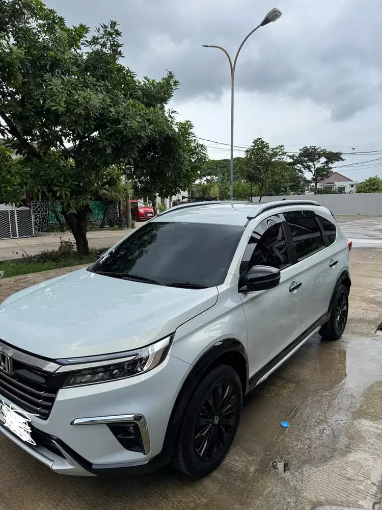 Honda BR-V Prestige, Des 2024, KM 4.7 Perak, like new, istimewa