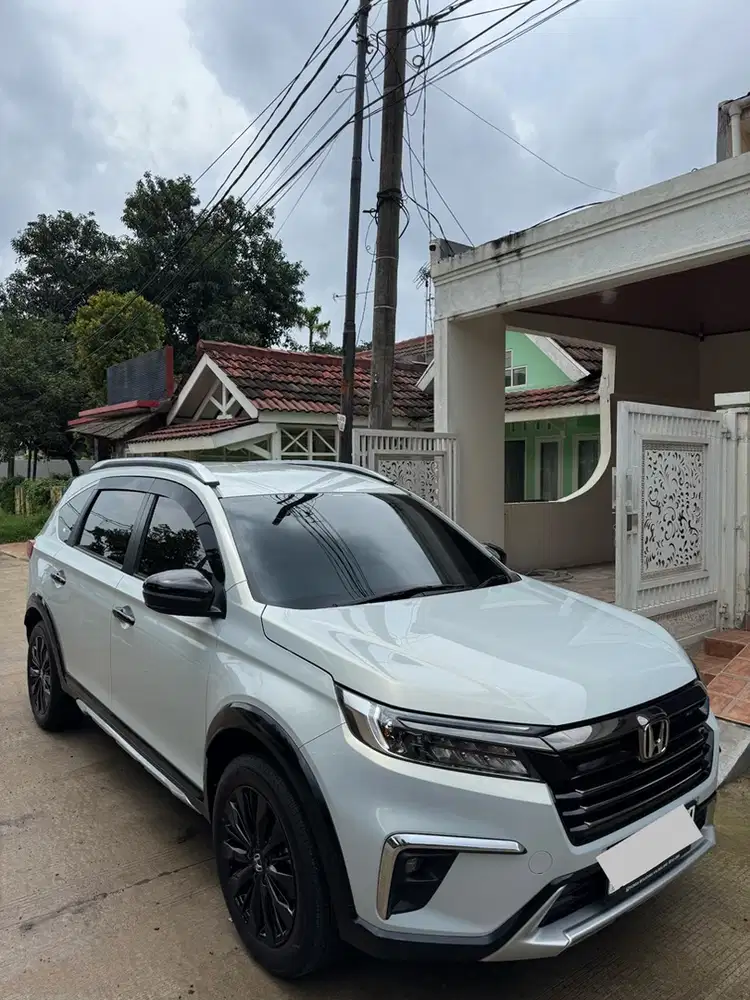Honda BR-V Prestige, Des 2024, KM 4.7 Perak, like new, istimewa