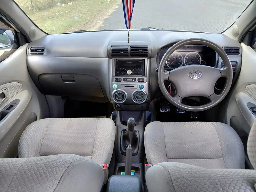 Toyota Avanza 2011 Bensin