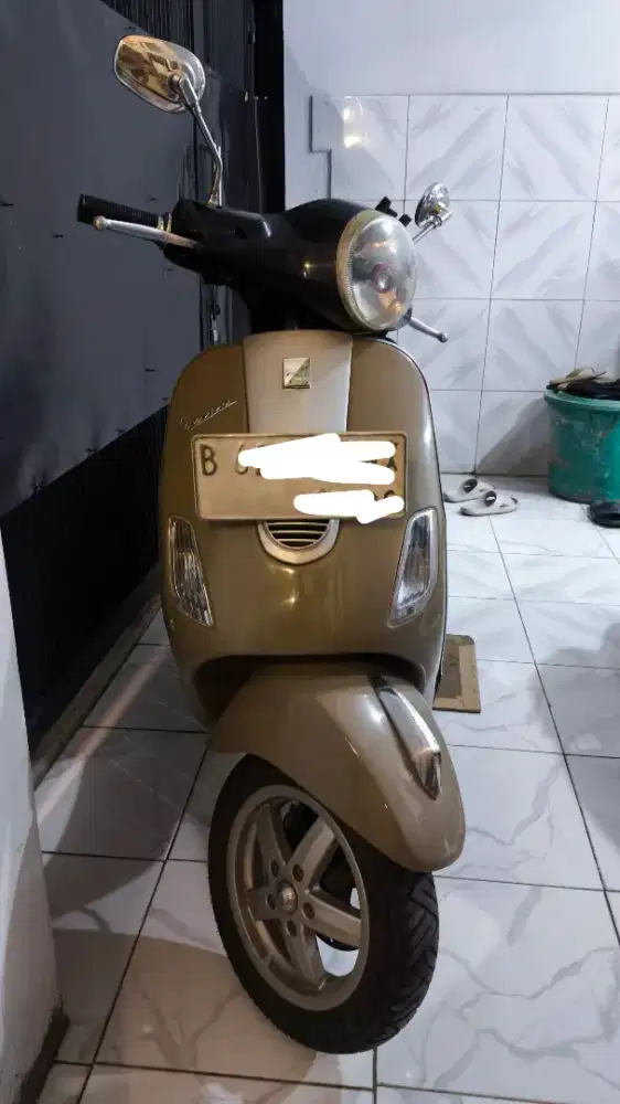 DIJUAL CEPAT VESPA LX 150 2V INJEKSI 2012