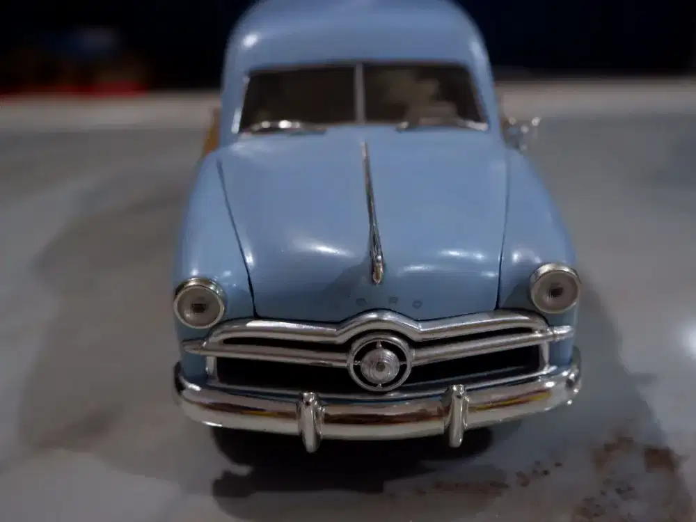 Ford Woody Wagon tahun 1949 1/18