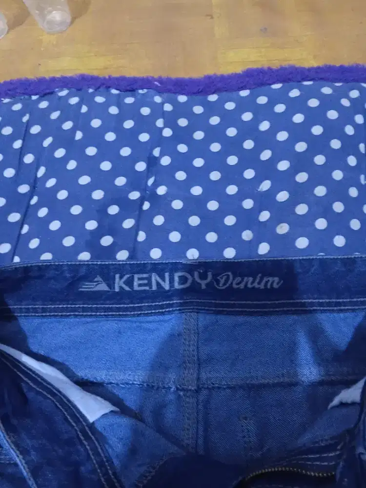 Dijual celana jeans pendek