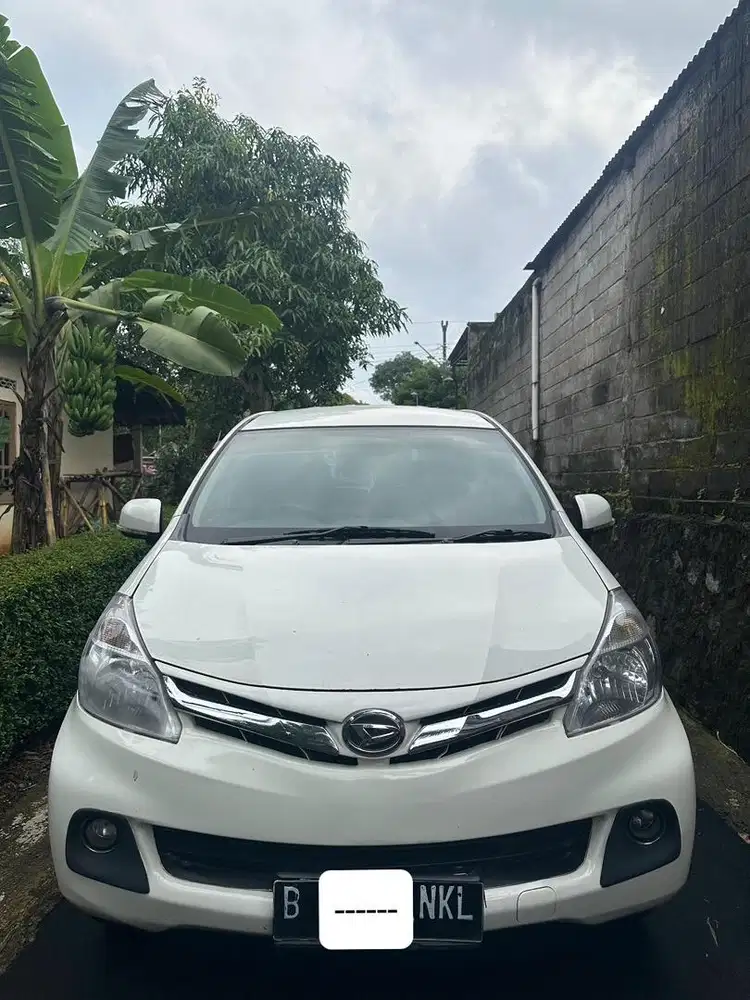 Xenia R Deluxe A/T 2012