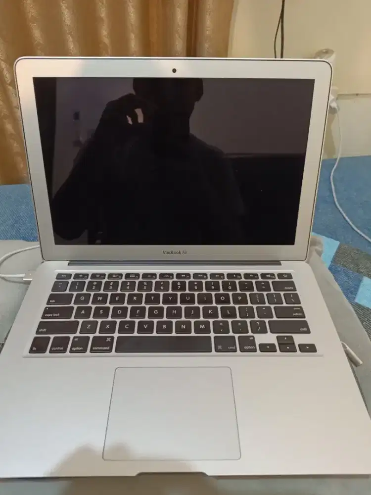 Macbook Air 13 inch 4/128gb 2015