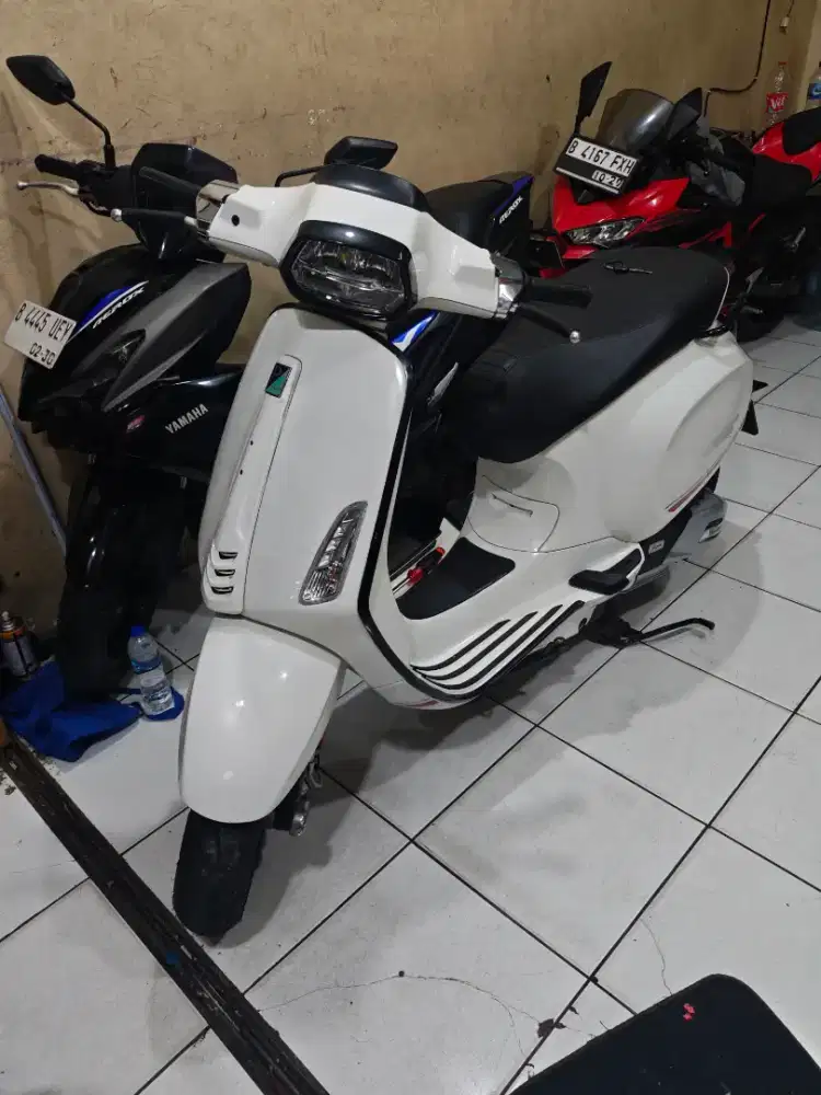 Vespa sprint abs 2024 murah