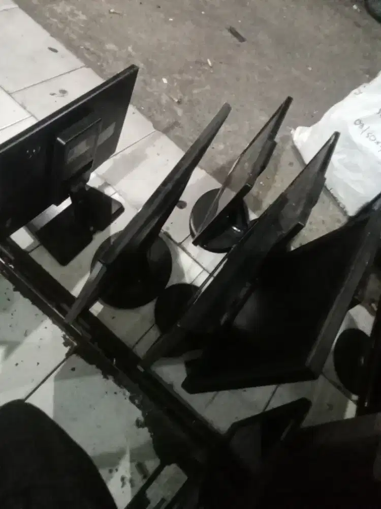 Monitor 16 inchi normal