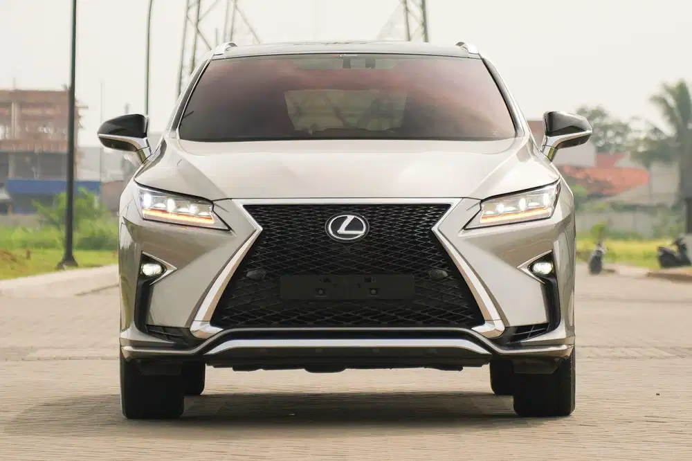 Pristine pol! Lexus RX200 FSport 2018 Sonic Titanium on Red x3 glc200