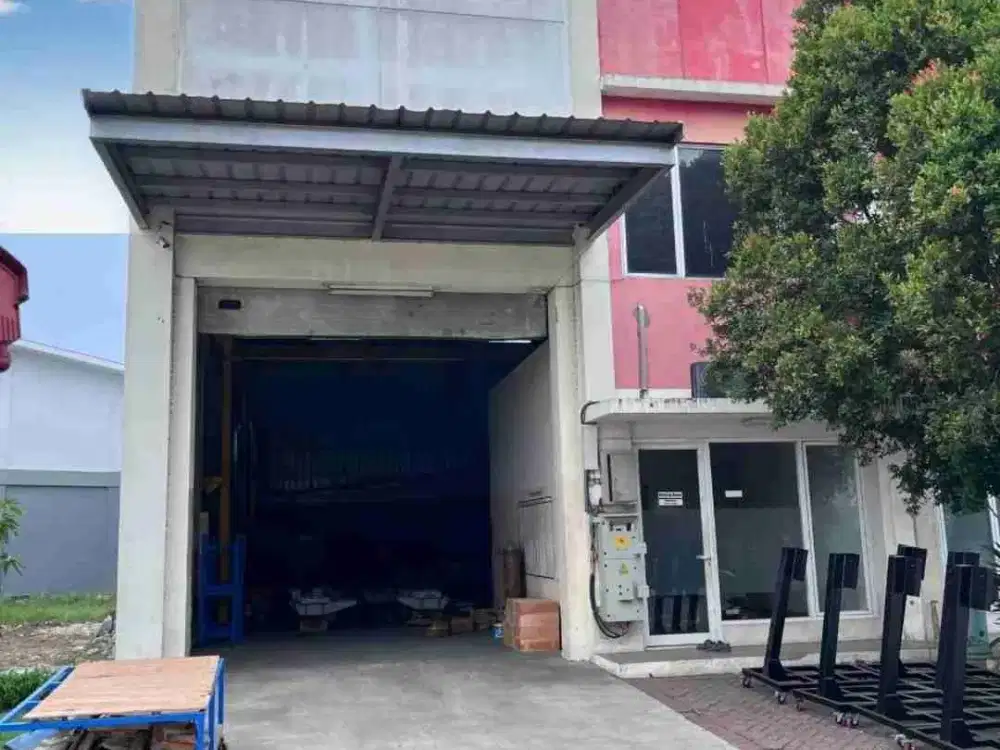 Dijual Gudang Kawasan 3 Bisnis Center di Karawang Barat