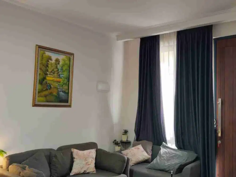 DIJUAL RUMAH SANGAT MURAH 2 LANTAI DI CLUSTER BARU, DEKAT AREA KOMERSIAL!