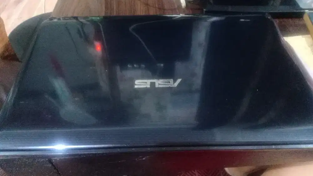 Di jual laptop merk ASUS