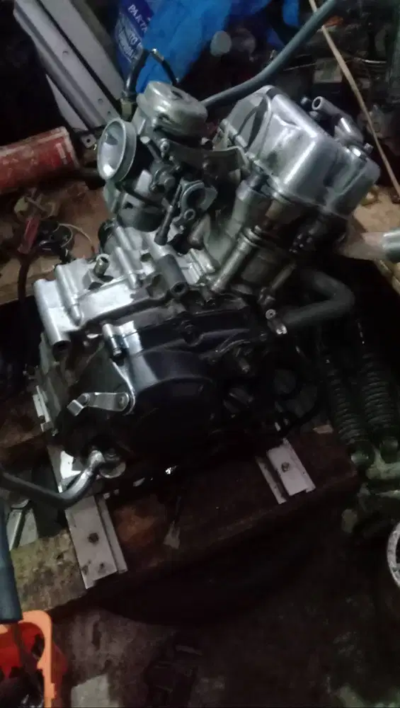 Mesin motor Honda CS1