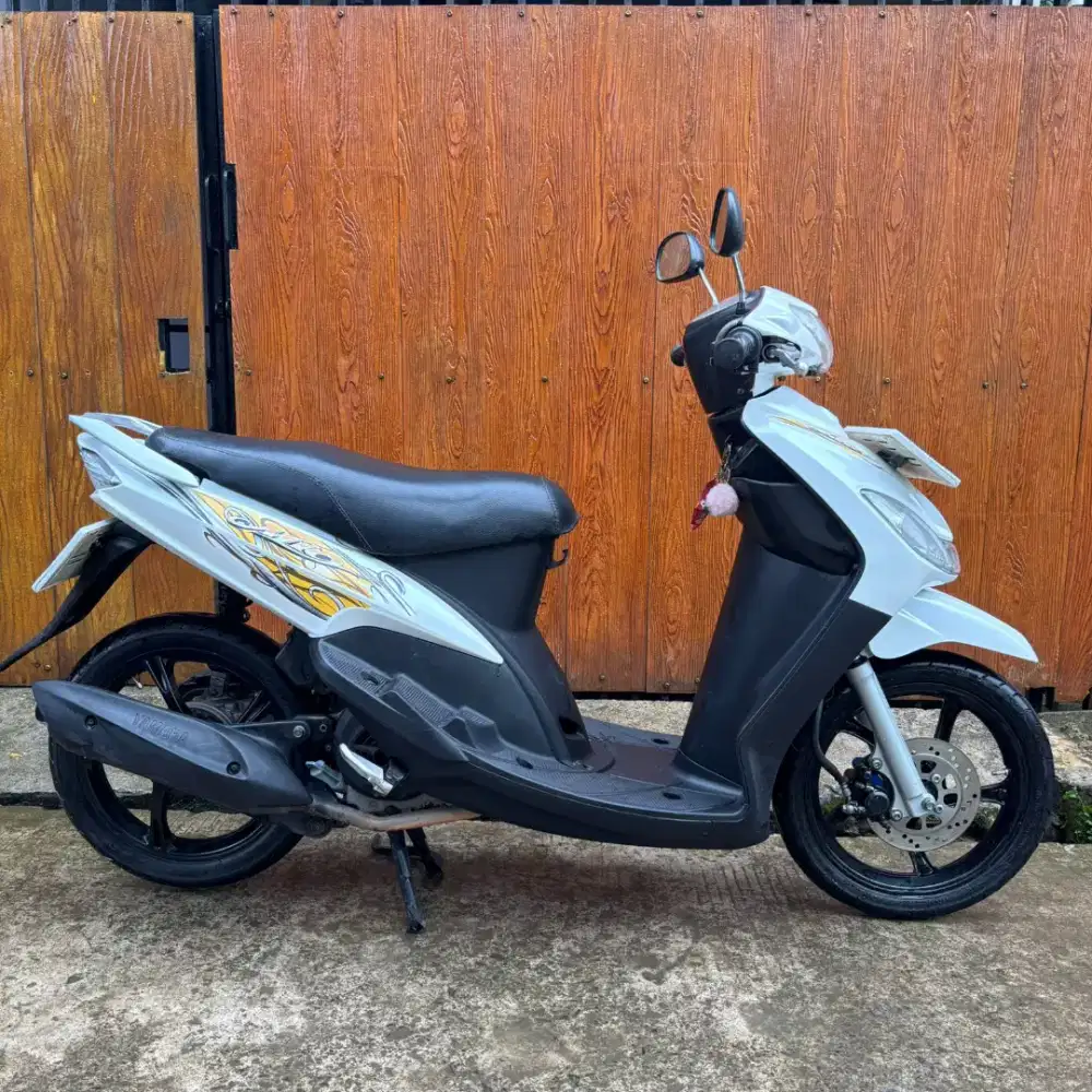 MIO 2011 SURAT LENGKAP BODY MULUS MESIN ADEM SIAP PAKAI