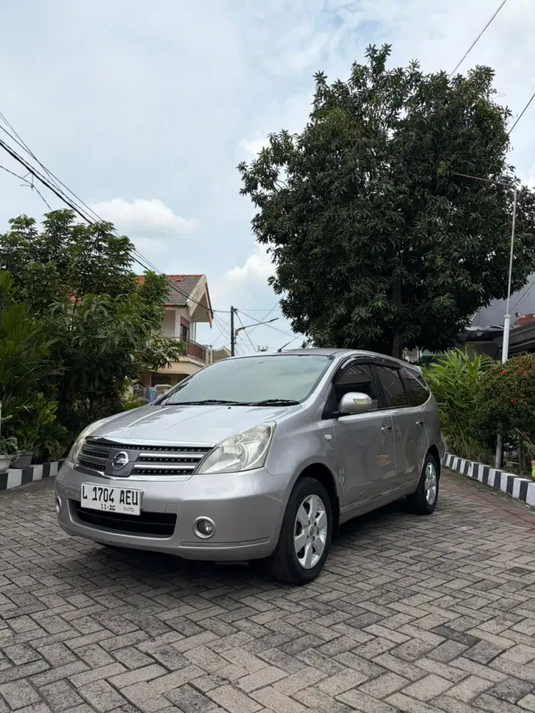 Nissan Grand livina 2010 Bensin