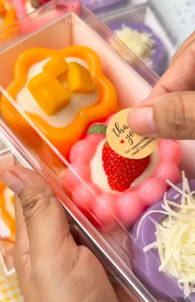 Cari patner wanita untuk jualan puding kekinian, tasbih swarovski, dll