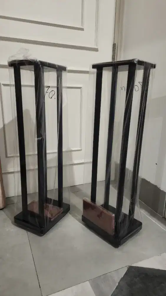 Stand speaker bookshelf kayu estetik