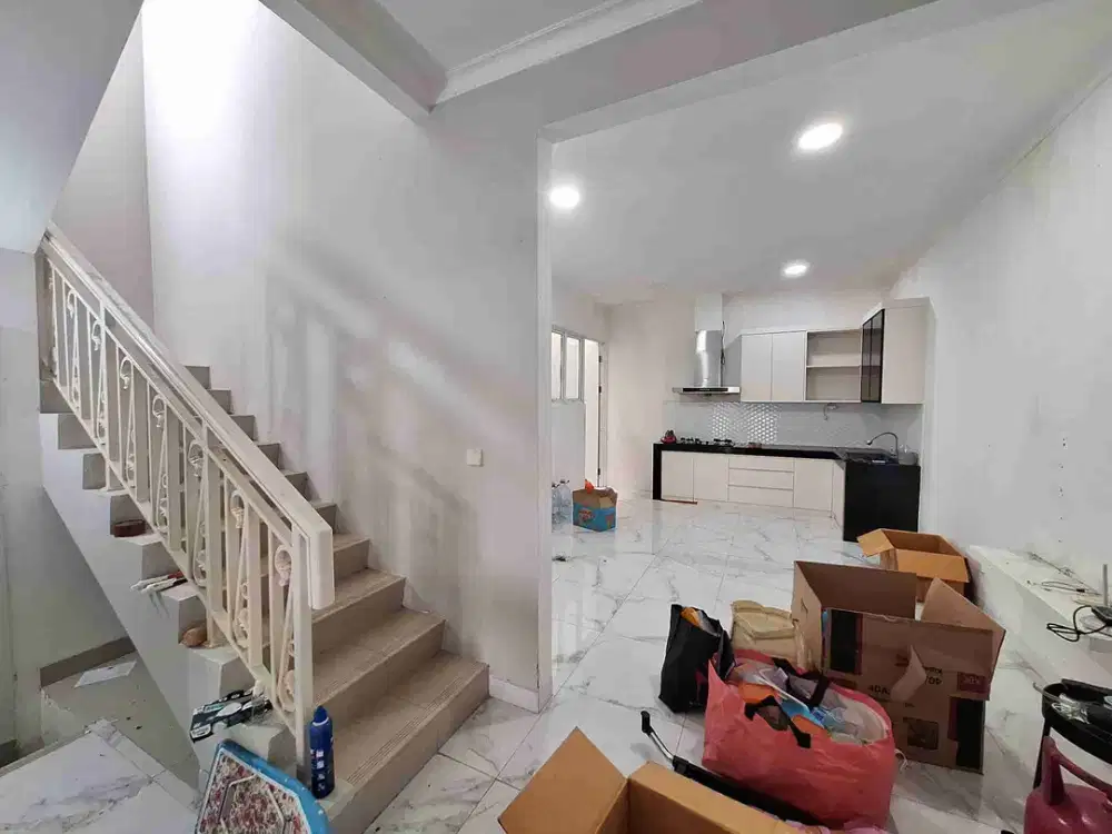 DIJUAL CEPAT RUMAH 2 LANTAI SIAP HUNI JAKARTA GARDEN CITY LA SEINE IVN