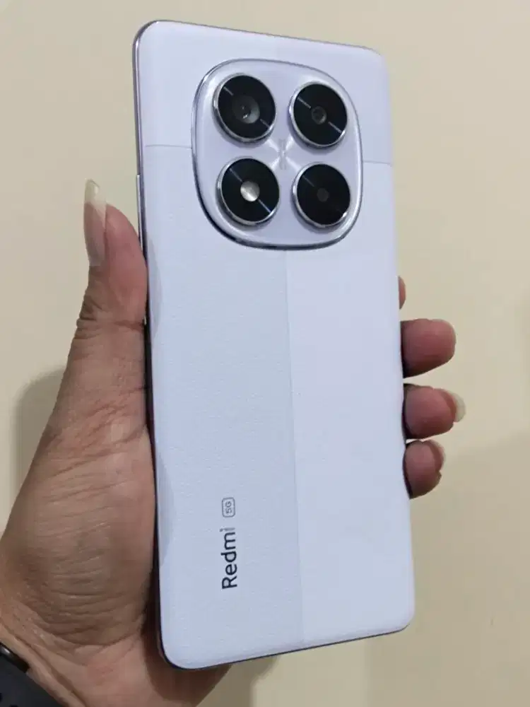 Redmi note 14 Pro 5G ram 8/256 layar curved
Mulus no minus
 hp csan
