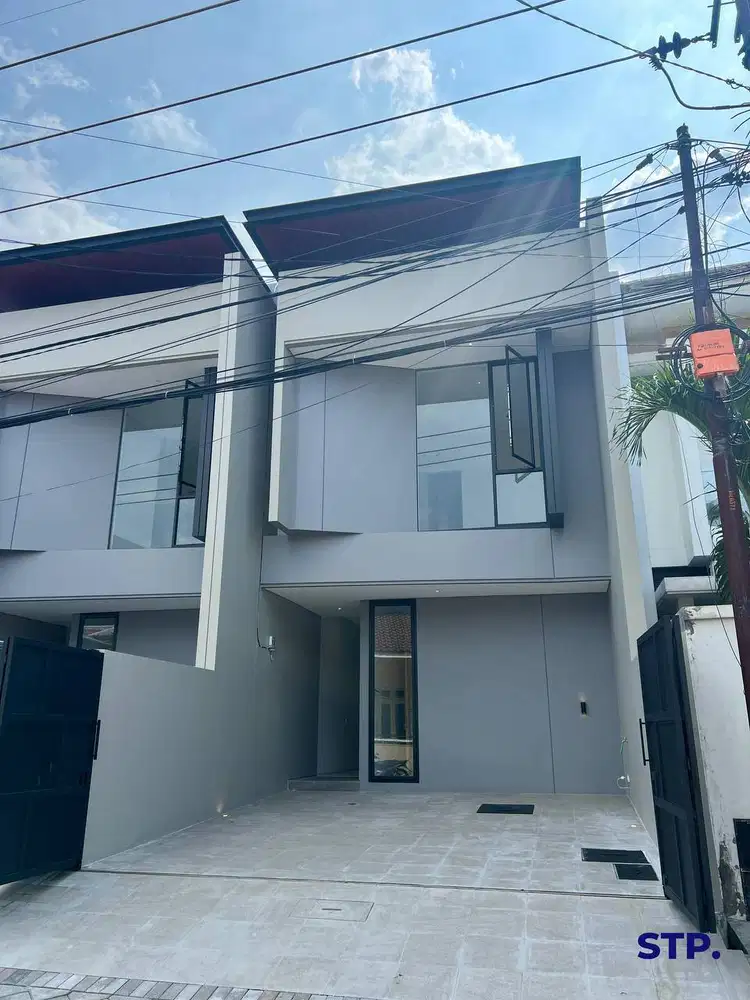 Sisa 1 unit, Rumah baru 2 lantai di Rungkut Mapan finishing top grade