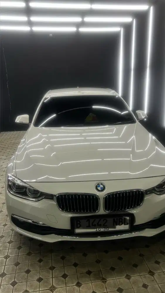 BMW 320i 2018 Bensin
